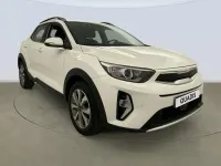 Usado Kia Stonic 101 CV (74 kW) 2023 Blanco SUV