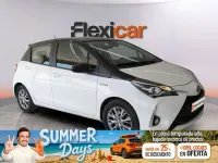 Usado Toyota Yaris Hybrid Active 99 CV (72 kW) 2019 Blanco Utilitario
