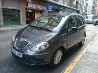Usado Lancia Musa Gold 95 CV (69 kW) 2012 Gris / plata Monovolumen