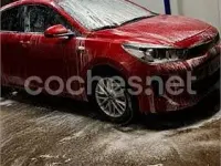 Usado Kia Rio 84 CV (61 kW) 2018 Rojo Berlina