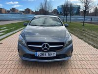 Usado Mercedes A180 109 CV (80 kW) 2017 Gris / plata Berlina