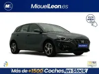 Usado Hyundai i30 120 CV (88 kW) 2024 Gris Berlina