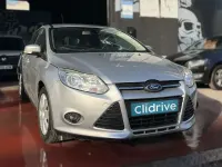 Usado Ford Focus Trend 125 CV (91 kW) 2012 Gris Utilitario