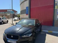 Usado Jaguar XE Prestige 180 CV (132 kW) 2019 Negro Berlina