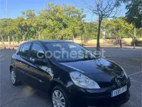 Usado Renault Clio II 60 CV (44 kW) 2006 Negro Berlina
