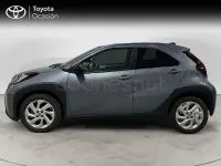 Usado Toyota Aygo X Play 72 CV (52 kW) 2025 Azul SUV