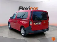 Usado VW Caddy 102 CV (75 kW) 2021 Rojo Monovolumen