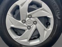 Usado Hyundai i20 84 CV (61 kW) 2022 Plata sleek Utilitario