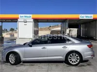 Usado Audi A4 Advanced Plus 190 CV (139 kW) 2019 Gris / plata Berlina