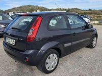 Usado Ford Fiesta Ambiente 68 CV (50 kW) 2006 Negro Utilitario