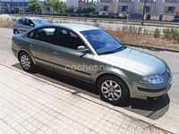 Usado VW Passat Trendline 130 CV (95 kW) 2001 Verde Berlina