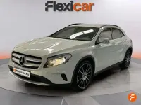 Usado Mercedes GLA180 109 CV (80 kW) 2016 Blanco SUV