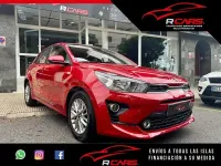 Usado Kia Rio 84 CV (61 kW) 2023 Rojo Berlina