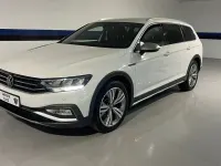 Usado VW Passat Alltrack 200 CV (147 kW) 2021 Blanco Familiar