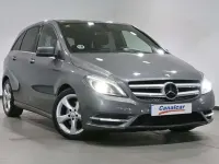 Usado Mercedes B180 109 CV (80 kW) 2014 Gris Utilitario
