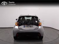 Usado Toyota Yaris Hybrid Active 116 CV (85 kW) 2025 Gris / plata Berlina
