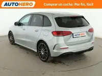 Usado Mercedes B200 AMG line 150 CV (110 kW) 2021 Gris Utilitario