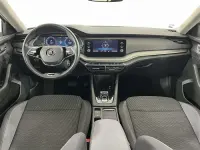 Usado Skoda Octavia Ambition 150 CV (110 kW) 2022 Gris plata Utilitario