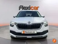 Usado Skoda Kamiq Ambition 110 CV (80 kW) 2021 Blanco SUV