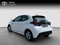 Usado Toyota Yaris Active 116 CV (85 kW) 2021 Blanco Utilitario