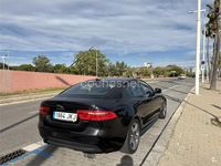 Usado Jaguar XE R-Sport 180 CV (132 kW) 2015 Negro Berlina