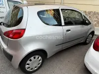 Usado Mitsubishi Colt Inform 75 CV (55 kW) 2005 Gris / plata Utilitario