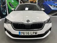 Usado Skoda Scala Ambition 110 CV (80 kW) 2022 Blanco Utilitario