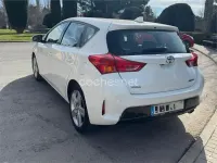 Usado Toyota Auris 124 CV (91 kW) 2014 Blanco Familiar