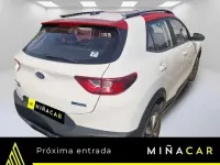 Usado Kia Stonic 100 CV (73 kW) 2021 Blanco SUV