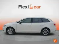 Usado Seat Leon Style 130 CV (95 kW) 2019 Blanco Familiar