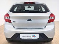 Usado Ford Ka Plus 70 CV (51 kW) 2016 Plateado Utilitario