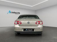Usado VW Passat Highline 150 CV (110 kW) 2007 Beige Berlina