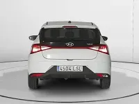 Usado Hyundai i20 100 CV (73 kW) 2021 Blanco Utilitario