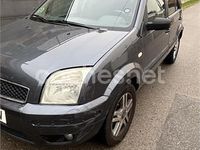 Usado Ford Fusion 100 CV (73 kW) 2004 Gris / plata Berlina