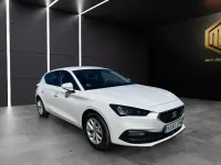Usado Seat Leon Style 130 CV (95 kW) 2021 Blanco