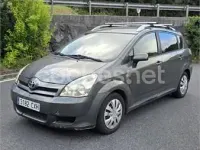 Usado Toyota Corolla Verso Sol 90 CV (66 kW) 2004 Gris / plata Monovolumen