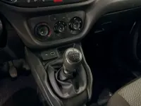 Usado Fiat Doblò 106 CV (77 kW) 2019 Blanco Monovolumen