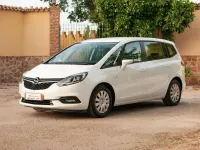 Usado Opel Zafira Tourer Selective 140 CV (102 kW) 2017 Blanco Monovolumen