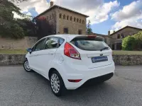 Usado Ford Fiesta Trend 75 CV (55 kW) 2015 Blanco Utilitario