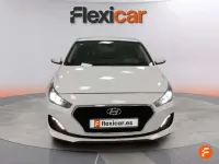 Usado Hyundai i30 120 CV (88 kW) 2018 Blanco Berlina