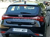 Usado Hyundai i20 100 CV (73 kW) 2022 Negro Utilitario