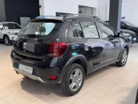 Usado Dacia Sandero Essentiel 95 CV (69 kW) 2018 Negro Utilitario