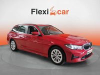 Usado BMW 318 151 CV (111 kW) 2022 Rojo Familiar