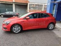 Usado Renault Mégane IV Intens 100 CV (73 kW) 2016 Rojo Berlina
