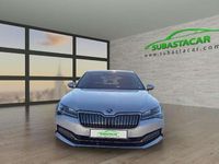 Usado Skoda Superb Style 218 CV (160 kW) 2021 Plateado Berlina
