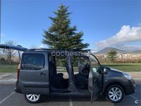 Usado Peugeot Partner Tepee Outdoor 120 CV (88 kW) 2016 Gris / plata Monovolumen