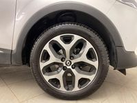 Usado Renault Captur Zen 90 CV (66 kW) 2017 Gris SUV