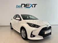 Käytetty Toyota Yaris Hybrid Business Edition 116 HP (85 kW) 2022 Valkoinen Sedan