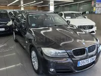 Usado BMW 318 143 CV (105 kW) 2009 Negro Familiar