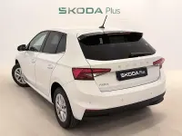 Usado Skoda Fabia Selection 95 CV (69 kW) 2024 Blanco Utilitario